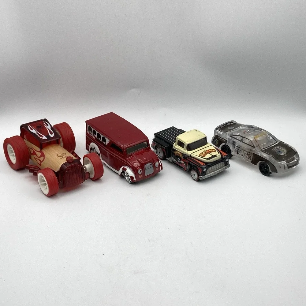 Hot Wheels Beatles Dairy Delivery Milk Truck Plastic Man Skullduggery / Lot #10